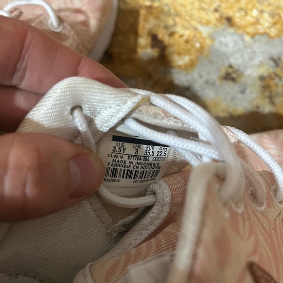 Nike roshe size 3.5 - Picture 8 of 8